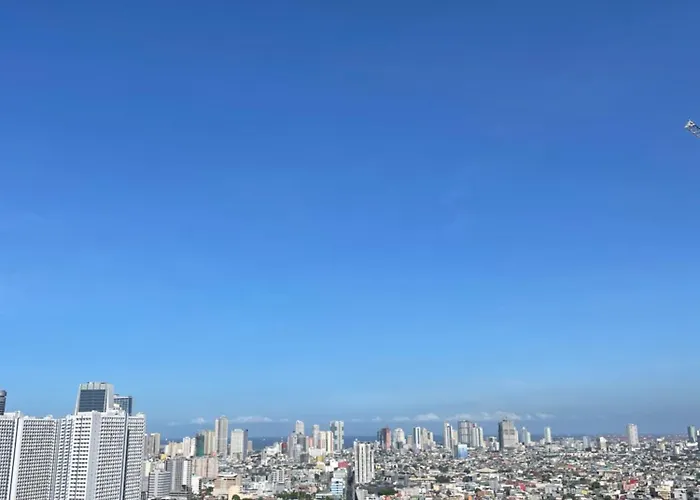 Apartment In Makati With Fast Wifi, Free Pool, Netflix And Own Balcony