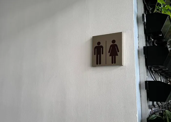 Apartment In Makati With Fast Wifi, Free Pool, Netflix And Own Balcony Manila